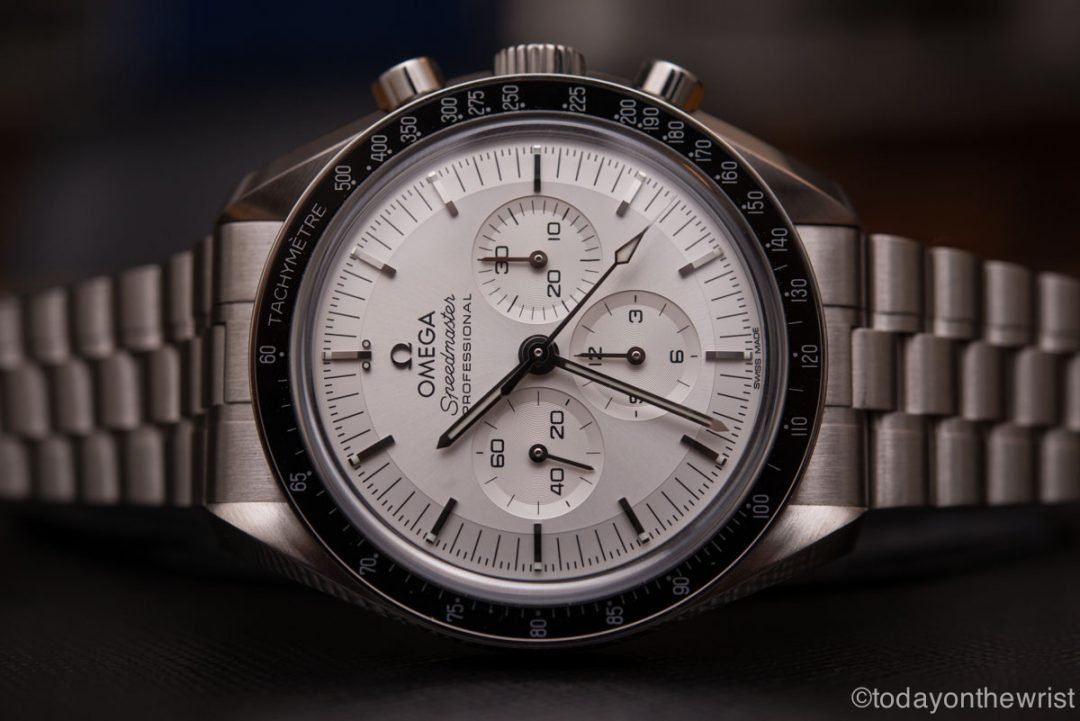 Omega Speedmaster Moonwatch Professional из золота Canopus