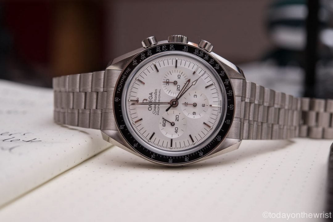 Omega Speedmaster Moonwatch Professional из золота Canopus