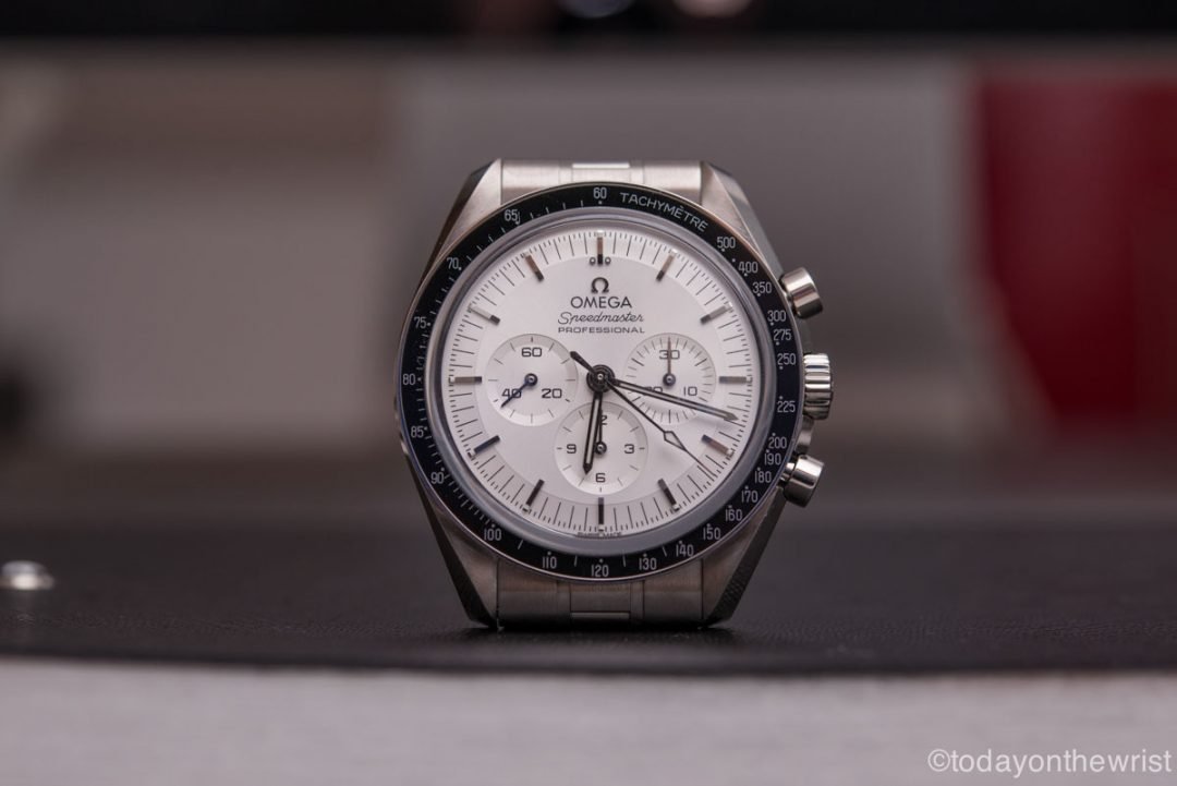 Omega Speedmaster Moonwatch Professional из золота Canopus