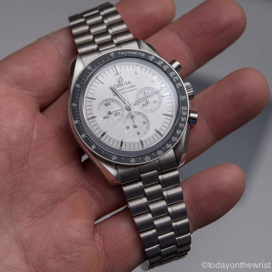 Omega Speedmaster Moonwatch Professional из золота Canopus