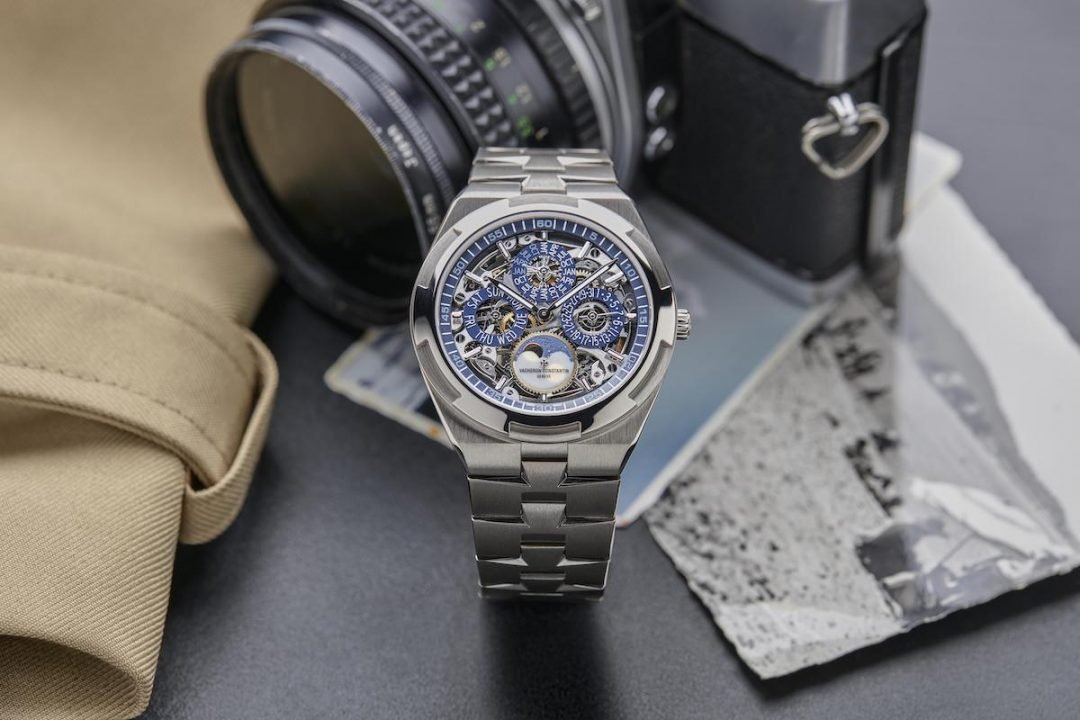 Vacheron Constantin Overseas Perpetual Calendar Ultra-Thin в белом золоте